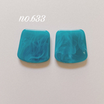 no.633 大ぶり アクリルビーズ アクアマリン ピアス、イヤリング