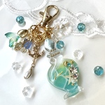 海の香水瓶キーホルダー