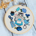 不思議の国の猫のアリス&青い仲間たちの刺繍枠フレーム★壁掛け