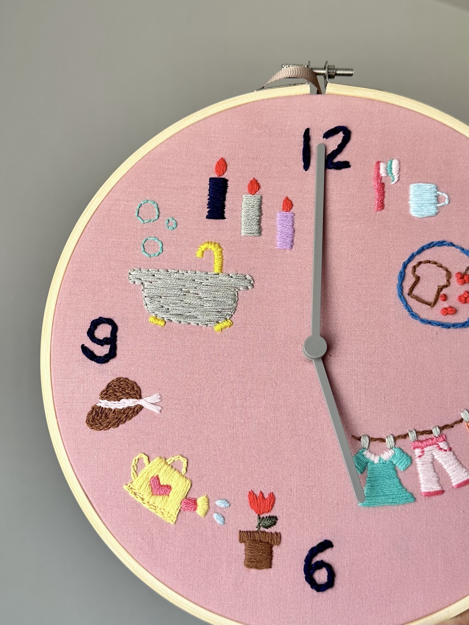 刺繍時計 壁掛け時計 置き時計 子供部屋 インテリア 家具 刺繍小物