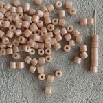 50pcs  ペールオレンジ　筒型ビーズ