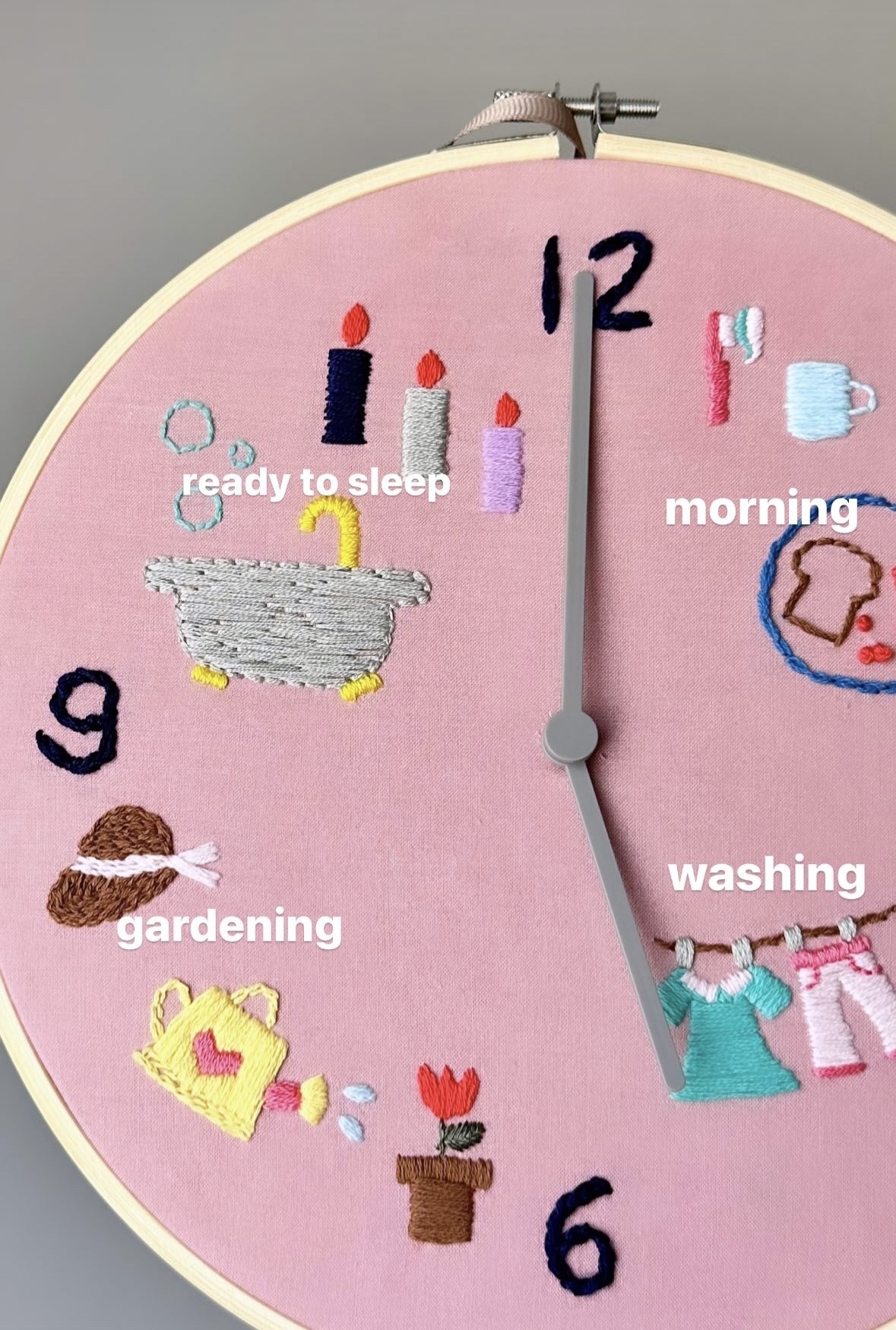 刺繍時計 壁掛け時計 置き時計 子供部屋 インテリア 家具 刺繍