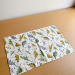 【ミニランチョンマット2枚セット】39×25 恐竜　生成り お弁当　給食　