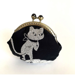 刺繍とリバティのがま口ポーチ