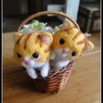＊花かごの中の２匹のねこちゃん　置物＊
