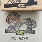 スタンプ　No. 5084ミシンと女の子