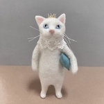 no.208 ブルーハートを持つ白猫さん