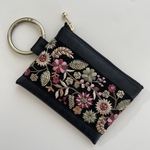 合皮　カラビナ付きポーチ