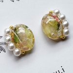 mix flowerのレジンビジューピアス/イヤリング可　ギフト梱包　アレルギー対応　k16gp 樹脂フック　ノンホールイヤリング　ドライフラワー　クリア　春　夏　天然素材　ビジュー　パール　