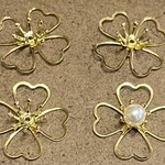 4個四つ葉のクローバー透かしパーツGOLDゴールドハートマークチャーム空枠レジン大ぶり花冠花座蝶々
