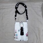 ◆黒ハイネックワンピース・レトロモダンガール◆カワグチミヤコ◆スマホポシェットスマホポシェット　ショルダー　ポーチ
