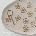 【16個】  フラワーフレームシンプルチャーム　　ゴールド　レジン　