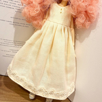 ウエストプリーツのワンピース