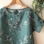 ＊オーダー品＊kei-m・・・様専用＊リネンブラウス　半袖　YUWA花柄　ターコイズ地