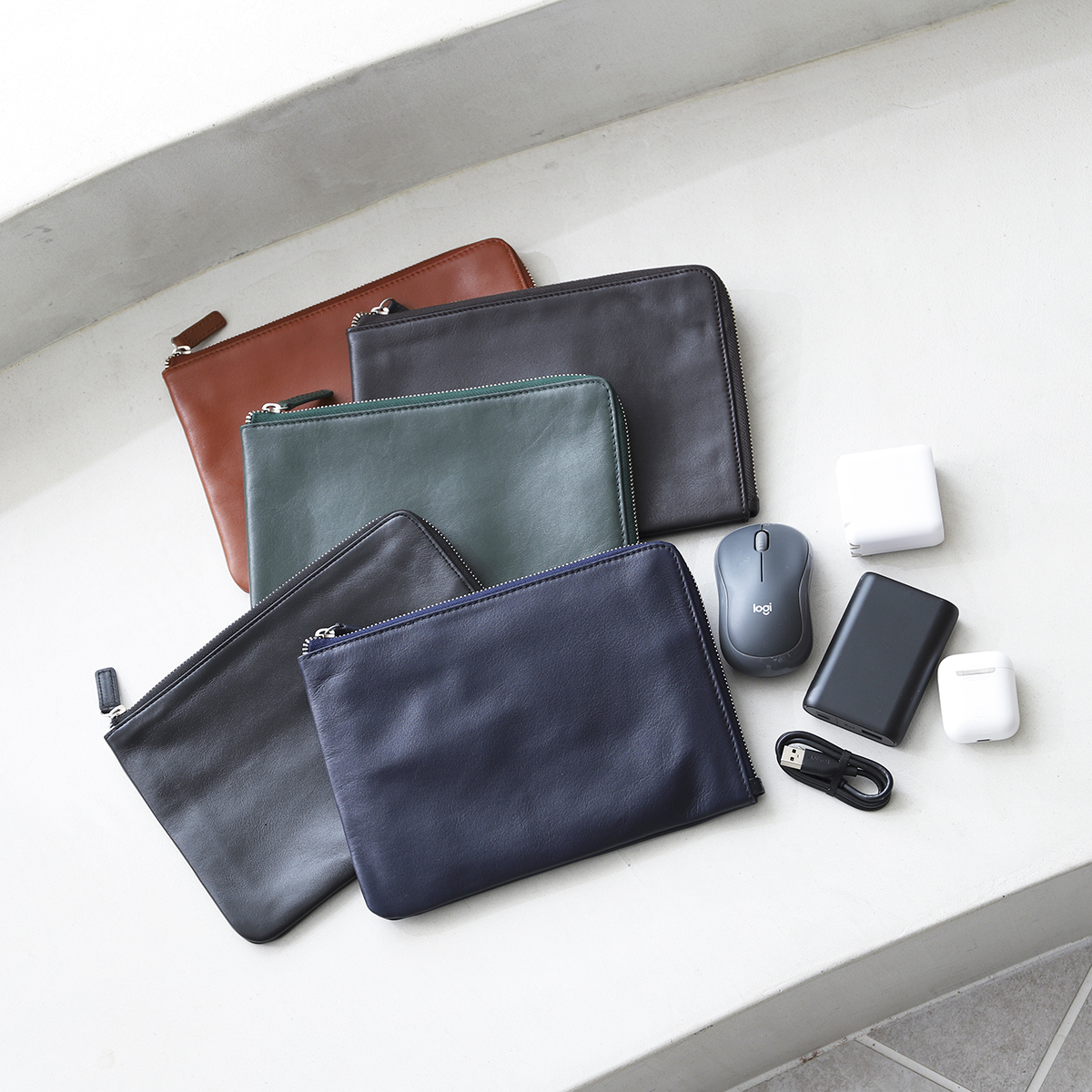 新品|lancel ランセル ポーチ クラッチバッグ　財布　小物入れ LANCEL ランセル クラッチバッグ ポーチ made in France