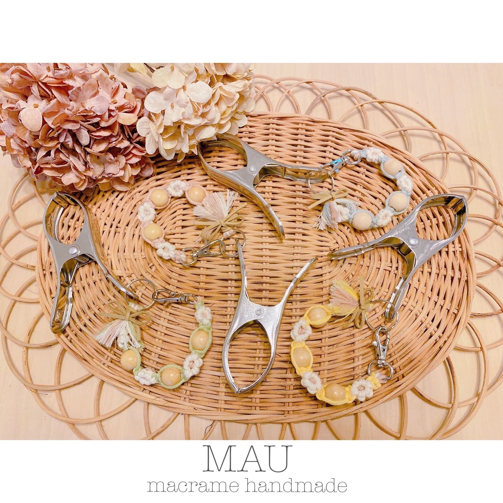 8535974様オーダー品》刺繍糸ハートマクラメ編みピアス - MAU