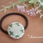 シロツメクサのリースの刺繍ヘアゴム
