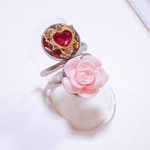 薔薇とビジューの二重リング指輪 フォークリング 指輪 ピンク色 桃色 ステンレス レジン オープンリング 