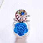 薔薇とビジューの二重リング指輪 フォークリング 指輪 青色 ステンレス レジン オープンリング 