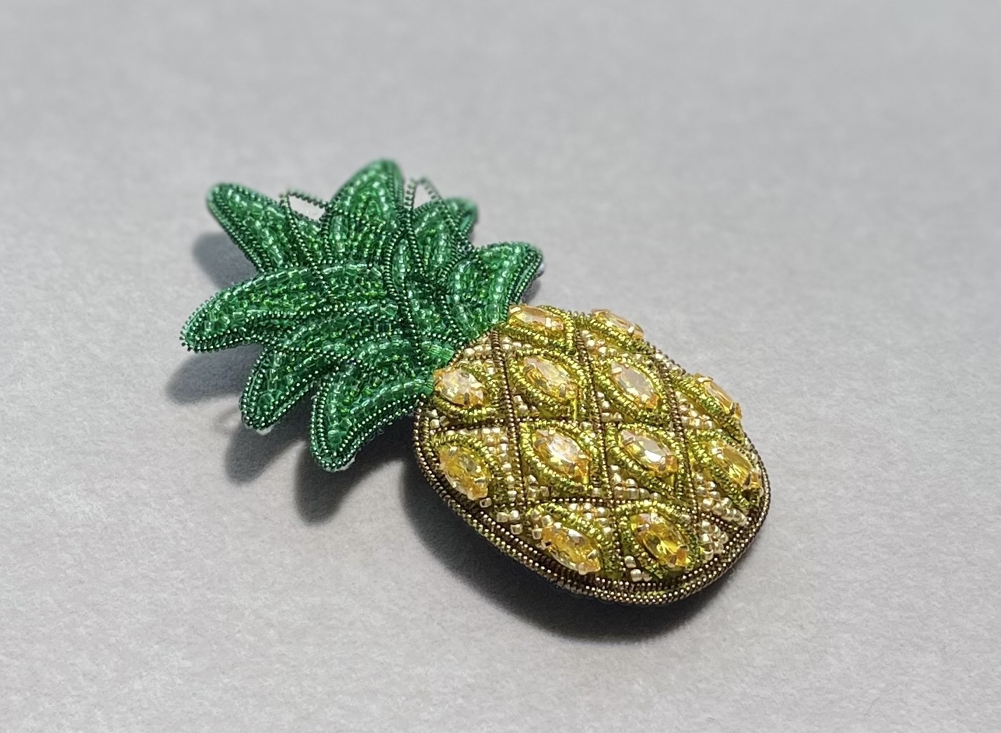 こり様 専用 パイナップル レモンビーズ刺繍 ブローチ
