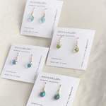 ☆ちっちゃなteardropガラスビーズピアス／イヤリング／ターコイズ