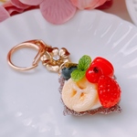 さくらんぼが可愛い　チョコタルト　リボンキーホルダー☆フェイクスイーツ☆食品サンプル☆スイーツデコ ☆クレイケーキ☆チェリー☆苺☆キーチャーム
