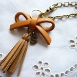 ☆オーダー品☆レザーリボン&タッセルのバッグチャーム