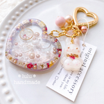 【ꫛꫀꪝ✧‧˚】フラワーHeartのシャカシャカキーホルダー　ハンドメイドレジン　キーホルダー　ハンドメイドキーホルダー　シャカシャカキーホルダー　シャカシャカ　シェイカー　アンティーク　猫　うさぎ