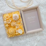 ☆新作☆【送料無料】プリザーブド・ドライフラワーのフォトフレーム〈イエロー〉