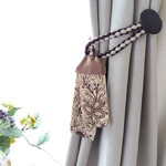 カーテンタッセル　オリエンタルフラワー柄インド刺繡リボン　ベージュ×ブラウン