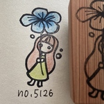 スタンプ No. 5126お花を持った女の子