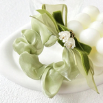 すずらんとモネグリーンのシュシュ