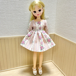 リカちゃん　スクエアネックのミニワンピ　バラ柄