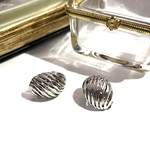 90sVINTAGE EARRING 透かしオーバル　イヤリングシルバーヴィンテージ　アンティーク  クラシカル　フラワー　ミニ　クリップ　ナチュラル　カジュアルブライダルジュエリ ギフト　ラウンド　