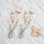 Daisy flower ♡ くすみオレンジ　くすみグリーン　シューズクリップ　出産祝い　ベビーグッズ