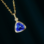 「SIMPLE」K18 天然タンザナイト　冷静　希望神秘　気持ちを落ち着かせて　12月誕生石1.1ct ペンダントのみ