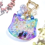🐈‍⬛🌟星降る夜の親子猫・猫型レジンシェイカー シャカシャカ シェイカーキーホルダー シャカシャカキーホルダー 幻想的   アクセサリー 猫　猫ちゃん　ねこ　アクセサリー お花 青 紫 月 星