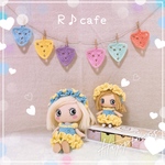 カラフルフリルん♡の箱💖 イーマリーサイズ＆イージードールサイズ(アイボリー＆ベージュ) アイボリー×3＆ベージュ×3のガーランドと紐付き