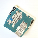 洗える　保冷・保温ポーチ　縦長タイプ　おでかけ猫さん　ブルーグリーン