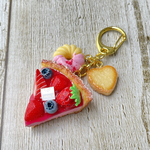 ♡たっぷりいちごのベリータルトキーホルダー♡フェイクスイーツ