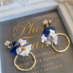 湖に花のピアス　