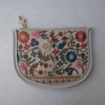 刺繍リボンのPERAPERAポーチ