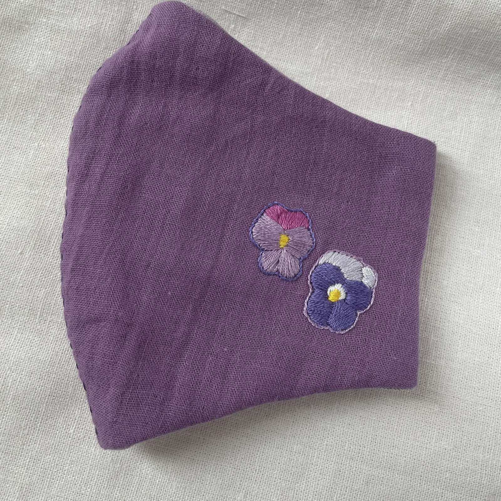 にんじん 立体マスク 手刺繍 - 心がなごむ、手縫いのマスク屋