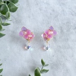 【イヤリング】一枚だけ透ける紫陽花と雨の雫💠赤紫