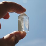 １点物　手の平サイズ　六角柱　クォーツポイント②