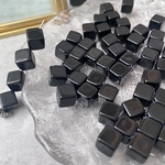 NO.483/アメリカ輸入キューブビーズ/4pcs