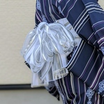 白銀縦縞の帯飾り