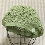 夏🌻SALE🌟ピスタチオグリーンのコットン🌿ヤーンで編んだレーシーな透かし模様のベレー帽