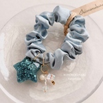お星様のシュシュ（ターコイズブルー）#レジン アクセサリー ヘアゴム キラキラ オーロラ ビーズ  サテン 青 ブルー
