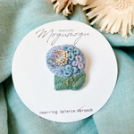 あじさい刺繍ブローチ・雨粒みたいな天然石クリスタル